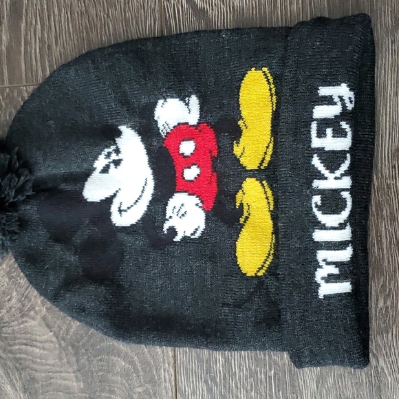 Disney Mickey Mouse Pom Pom Winter Knit Hat Ski Cap Beanie One Size - Picture 2 of 6